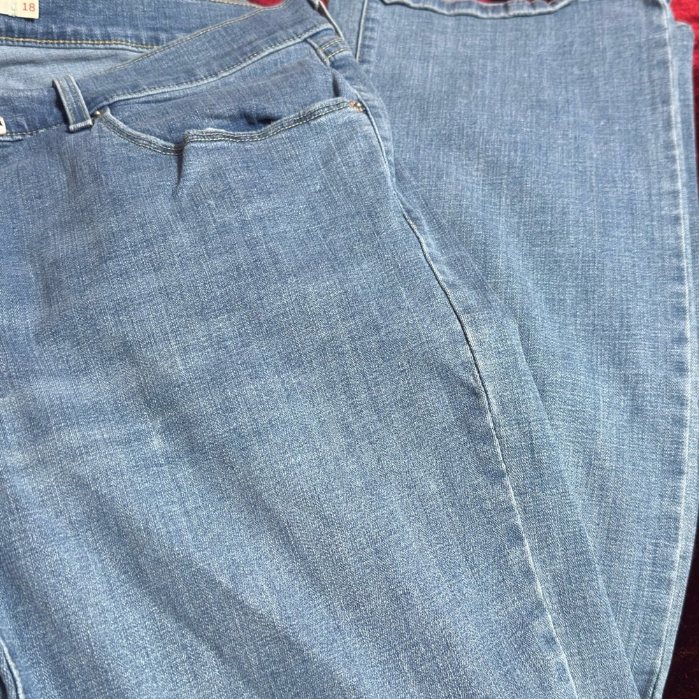 Levi's Women's Classic Boot Cut Jeans - Blue